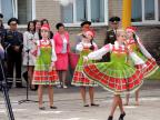 выпускники исполняют песню о Беларуси